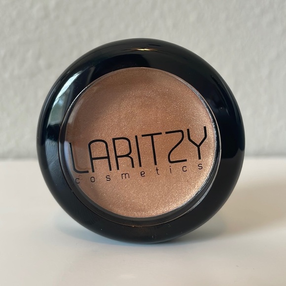 $4🌺  LARITZY COSMETICS Cream Highlighter Virtue - Picture 1 of 3